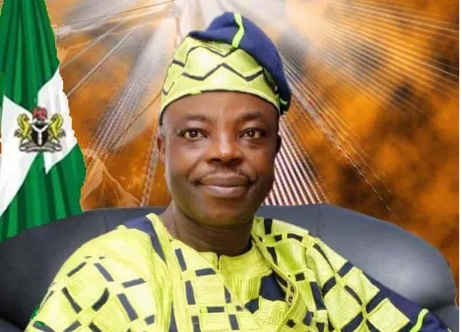 Sarafa Tunji Isola, official portrait